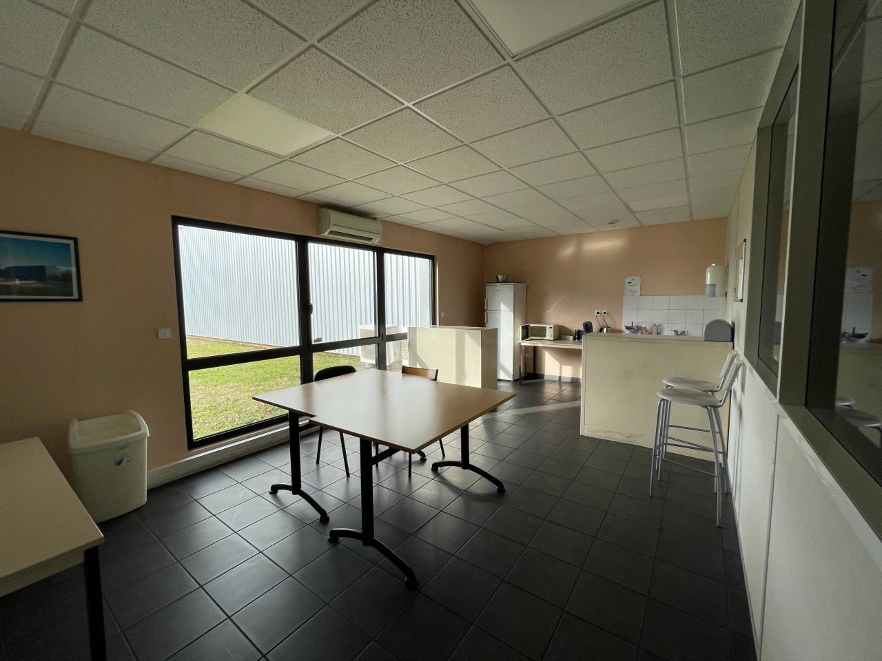 Local d'activité Saint-Priest 2750m² Location local d'activité Saint-Priest Rhône OLACT2530457 3